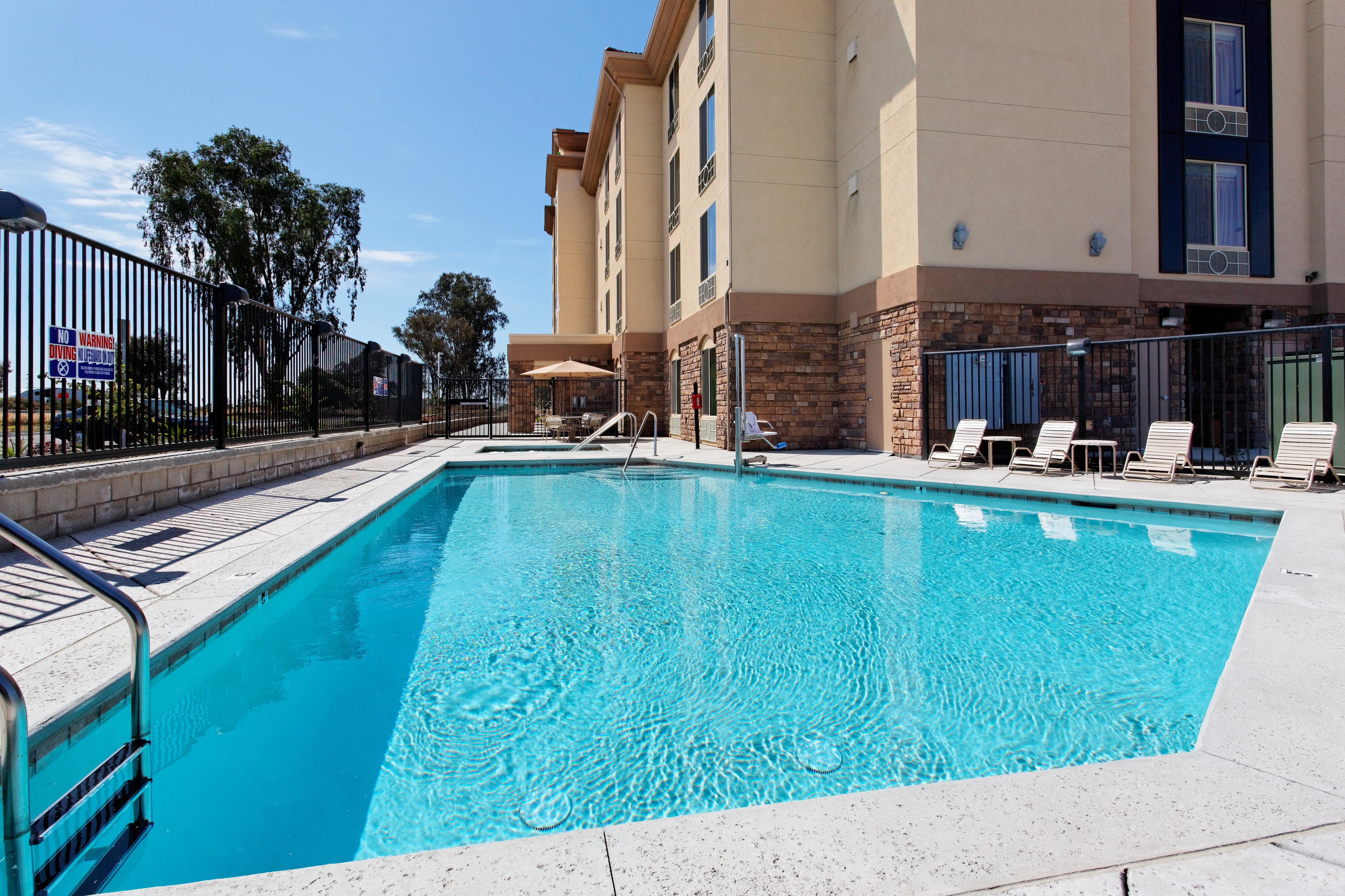 Holiday Inn Express Fresno Northwest - Herndon By Ihg Eksteriør billede