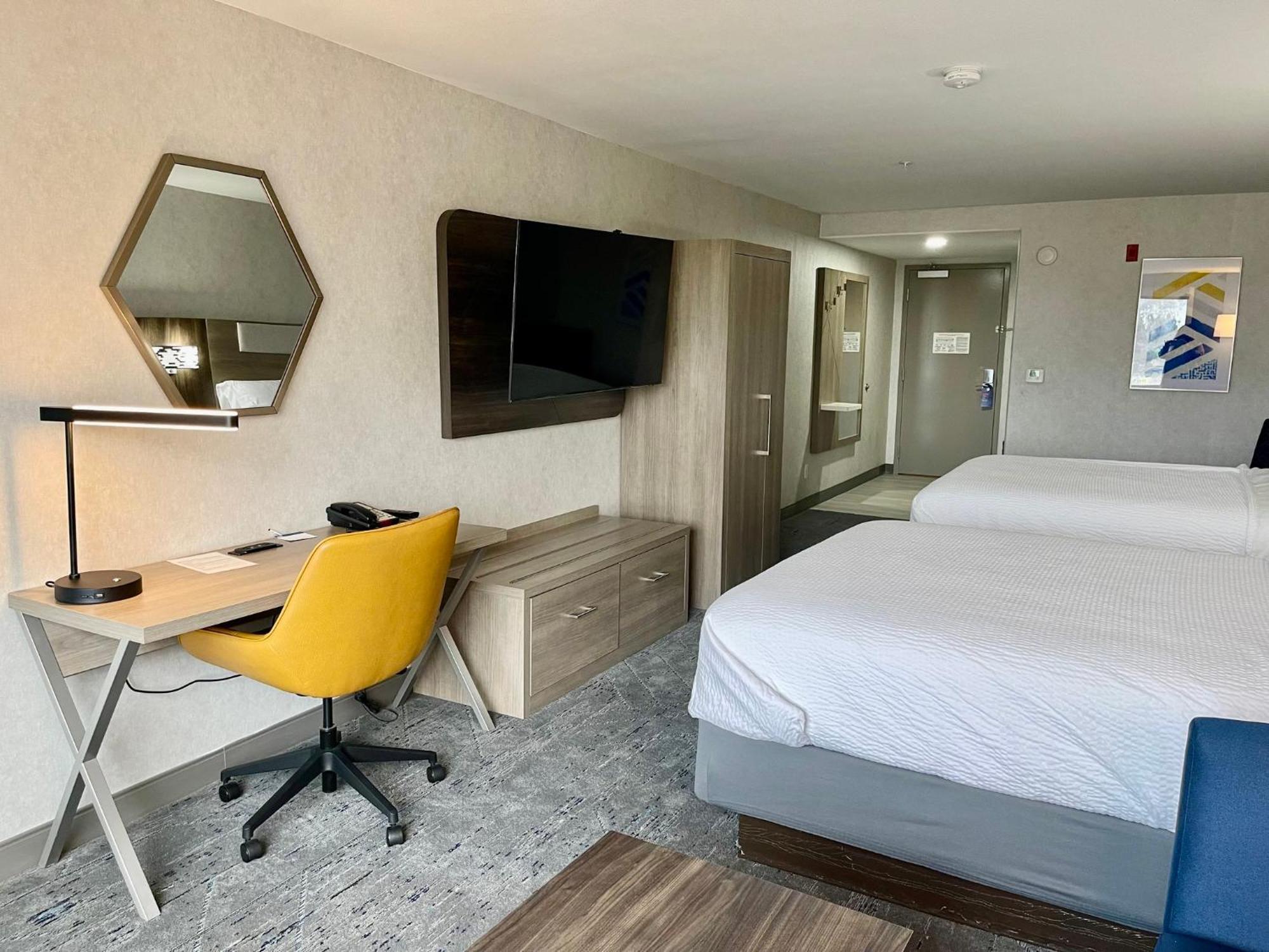 Holiday Inn Express Fresno Northwest - Herndon By Ihg Eksteriør billede